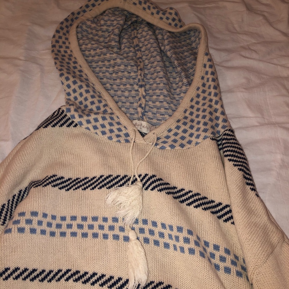 Hooded sweater